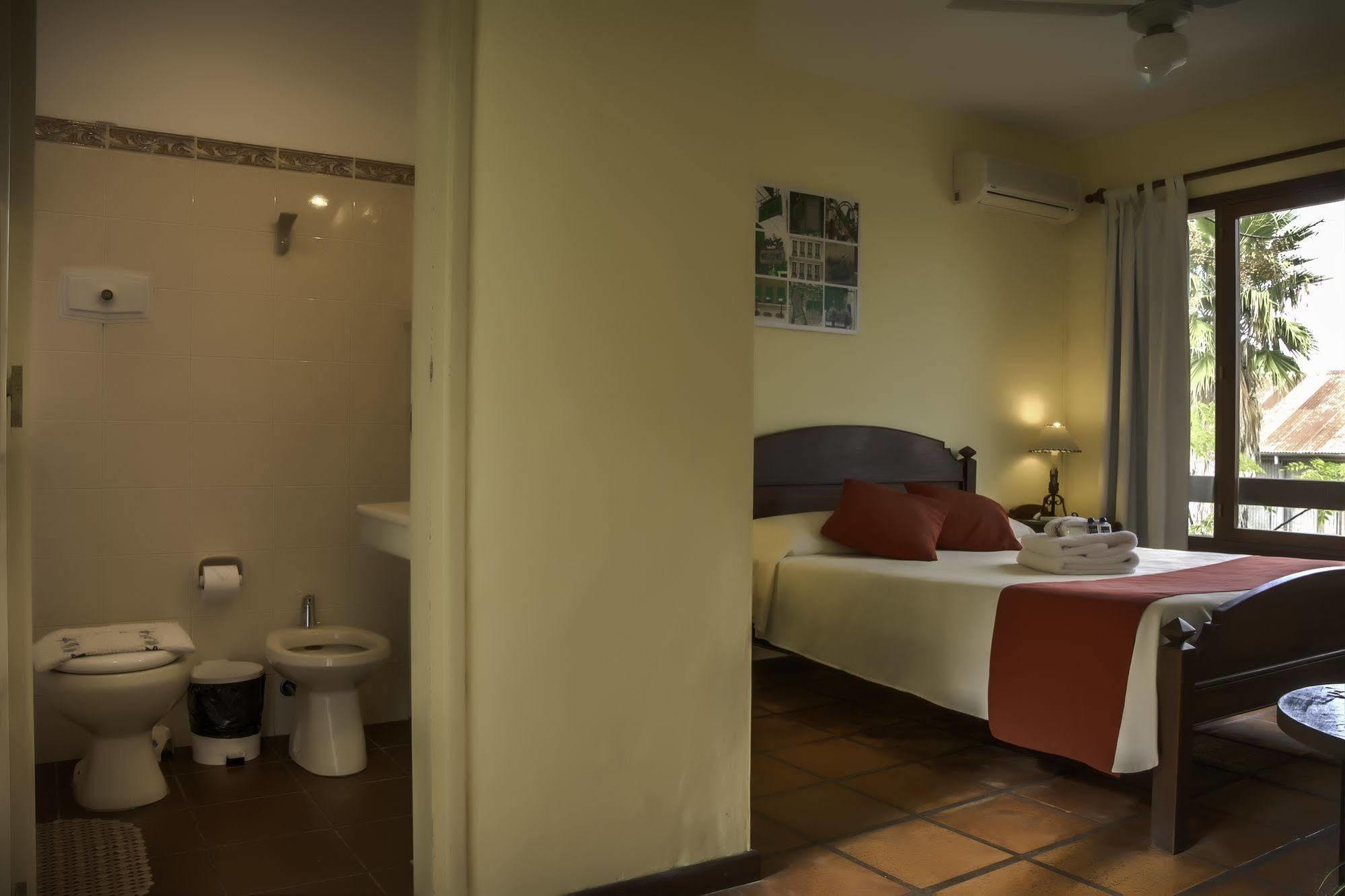 Viajero Posada B&B コロニア・デル・サクラメント エクステリア 写真